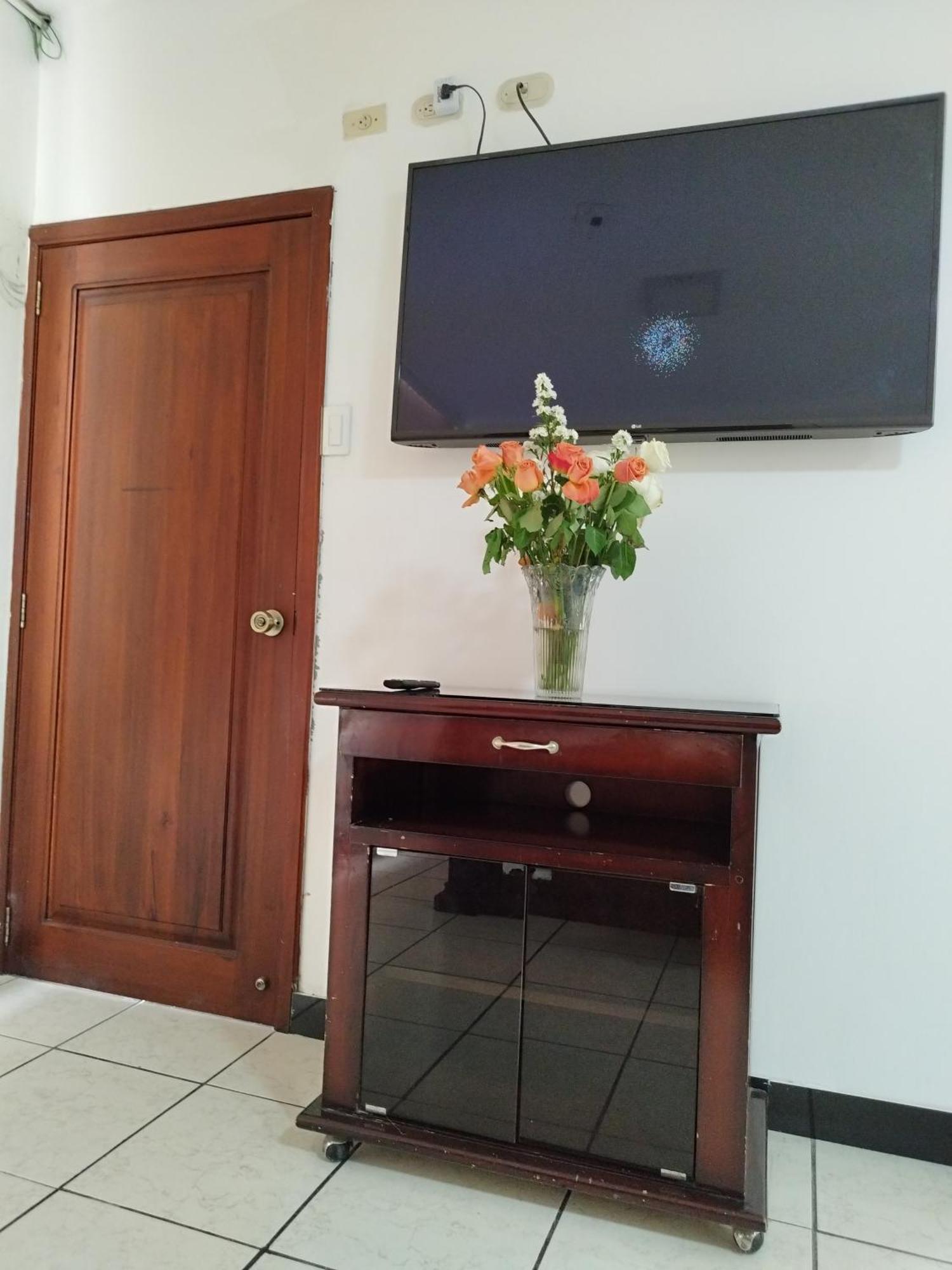 Hotel Puerta Del Sol Santo Domingo de los Colorados Dış mekan fotoğraf
