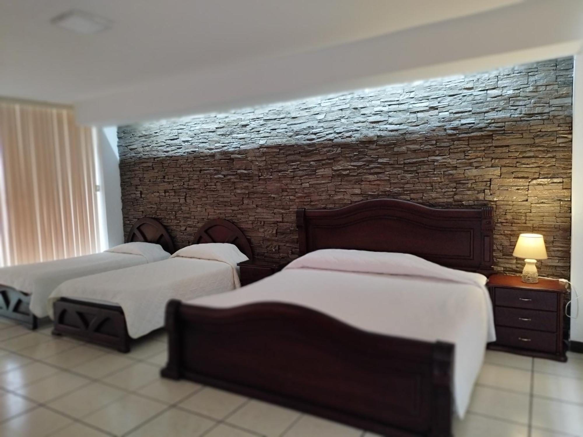 Hotel Puerta Del Sol Santo Domingo de los Colorados Dış mekan fotoğraf