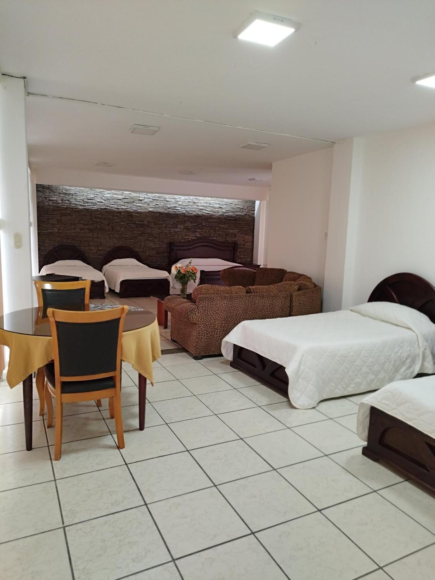 Hotel Puerta Del Sol Santo Domingo de los Colorados Dış mekan fotoğraf