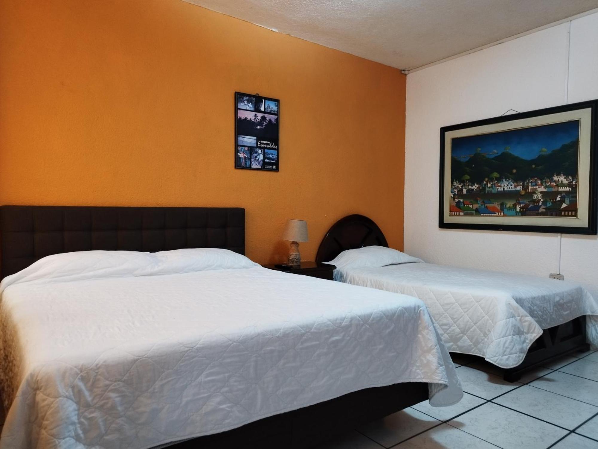 Hotel Puerta Del Sol Santo Domingo de los Colorados Dış mekan fotoğraf
