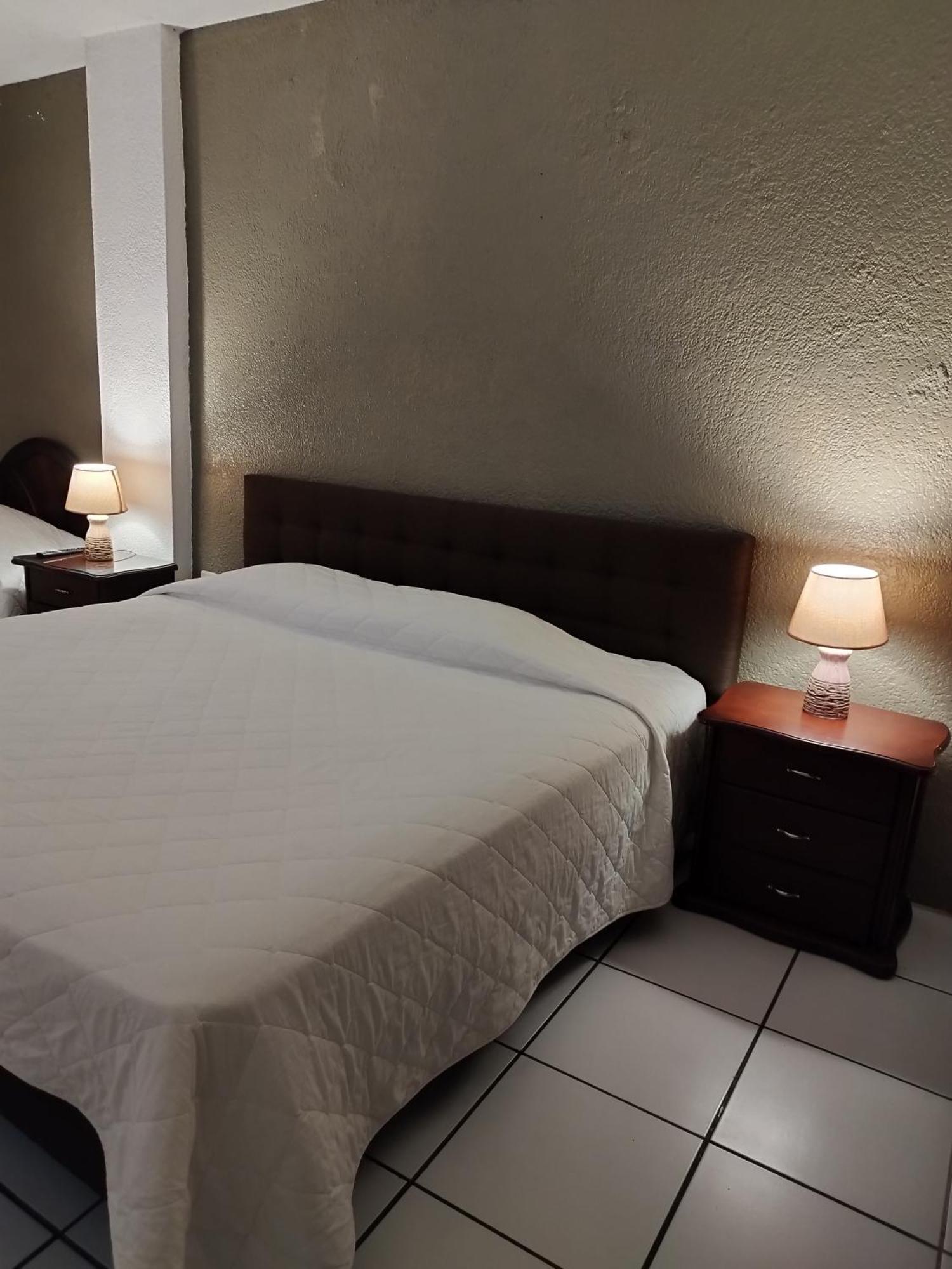 Hotel Puerta Del Sol Santo Domingo de los Colorados Dış mekan fotoğraf