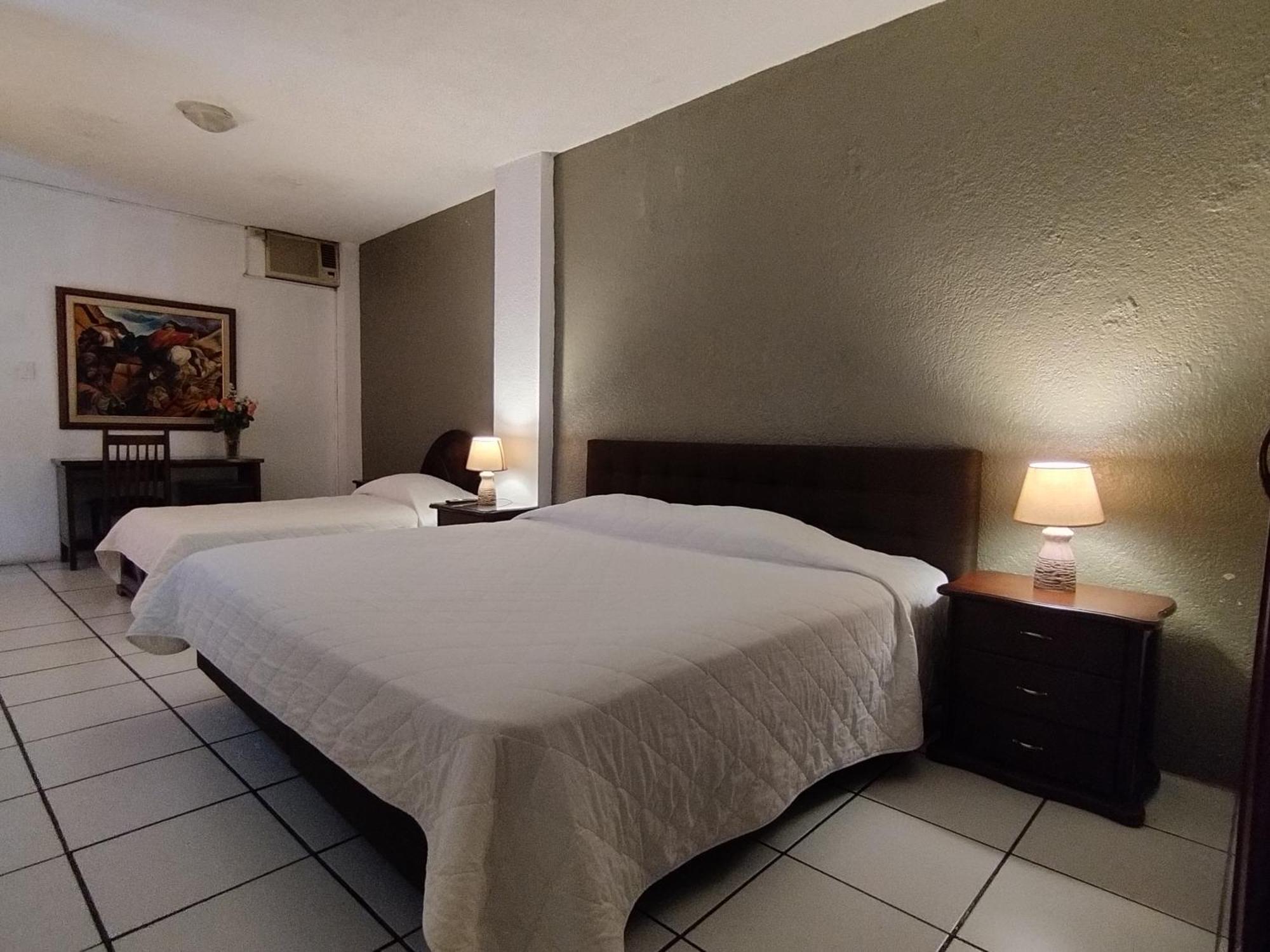 Hotel Puerta Del Sol Santo Domingo de los Colorados Dış mekan fotoğraf