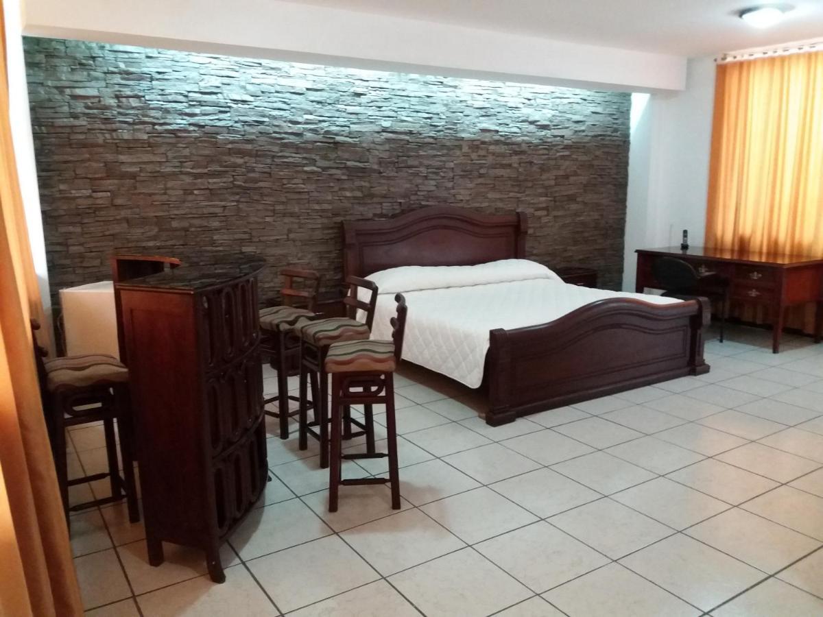 Hotel Puerta Del Sol Santo Domingo de los Colorados Dış mekan fotoğraf