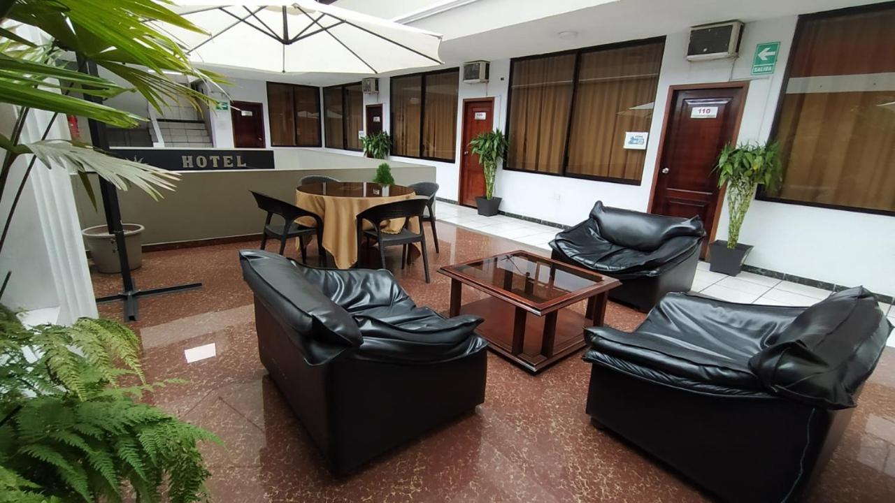 Hotel Puerta Del Sol Santo Domingo de los Colorados Dış mekan fotoğraf